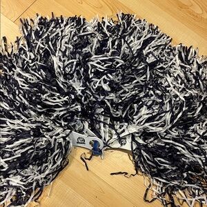 UConn Huskies blue and white Pom Poms set of 6